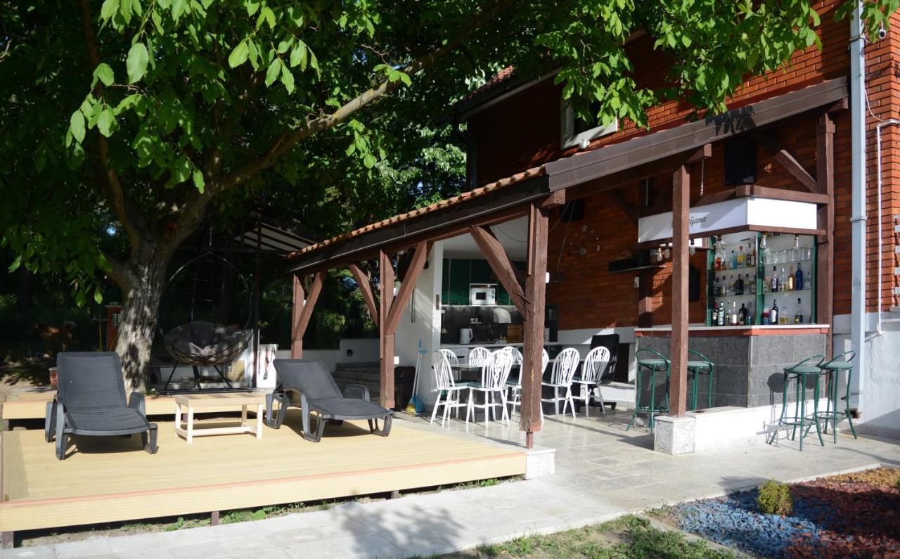 Villa Dijana - Pool, Spa, Outdoor Kitchen Belgrad Dış mekan fotoğraf