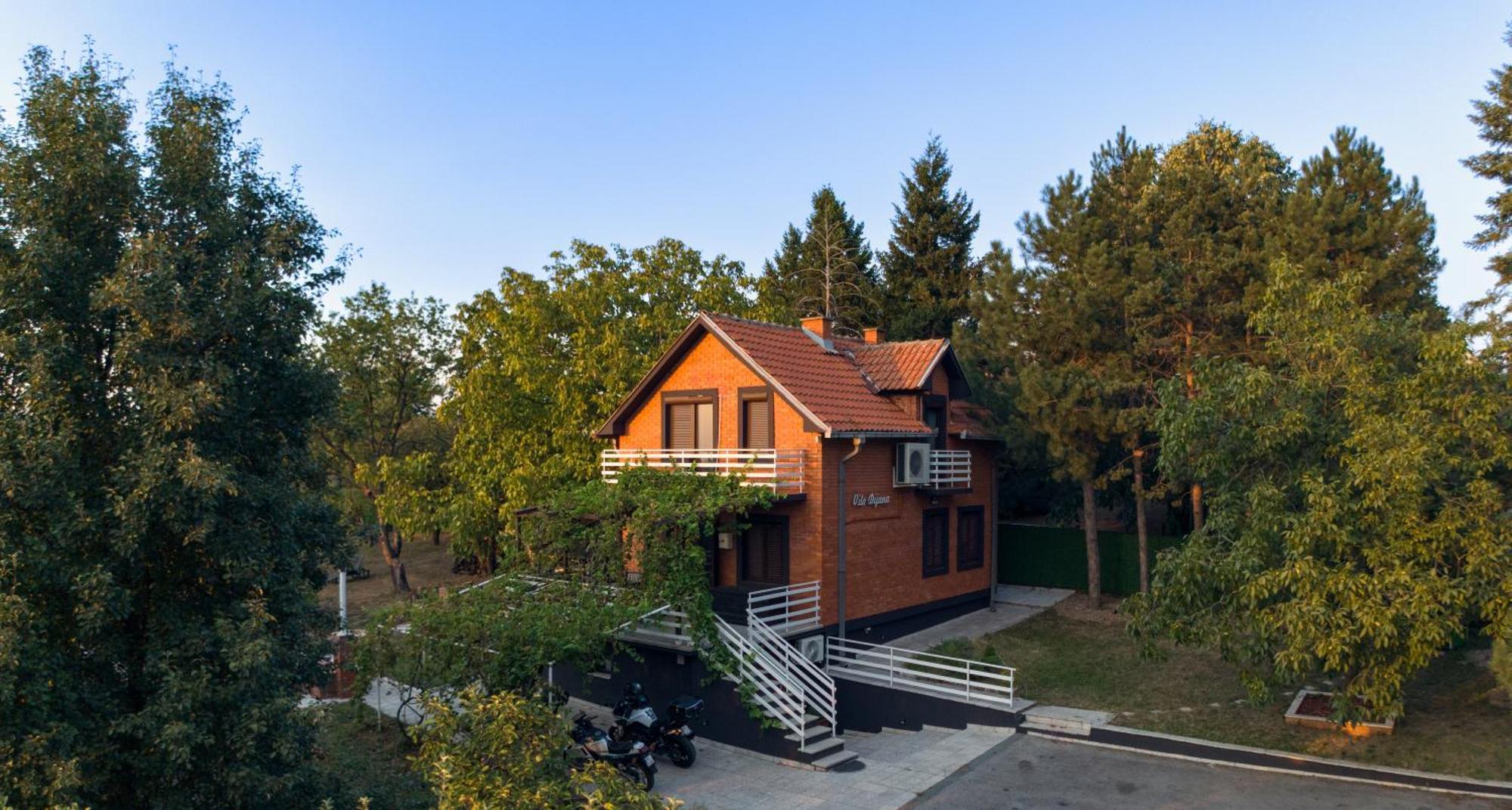 Villa Dijana - Pool, Spa, Outdoor Kitchen Belgrad Dış mekan fotoğraf